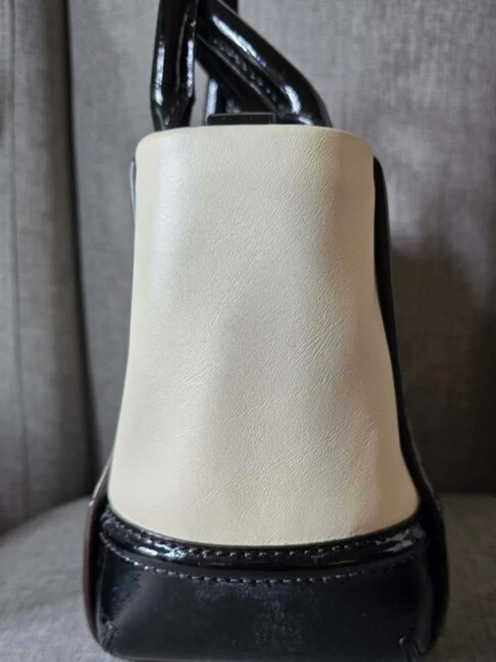 Classic Kate Spade 2-Tone White and Black Bow Tote Circa 2013